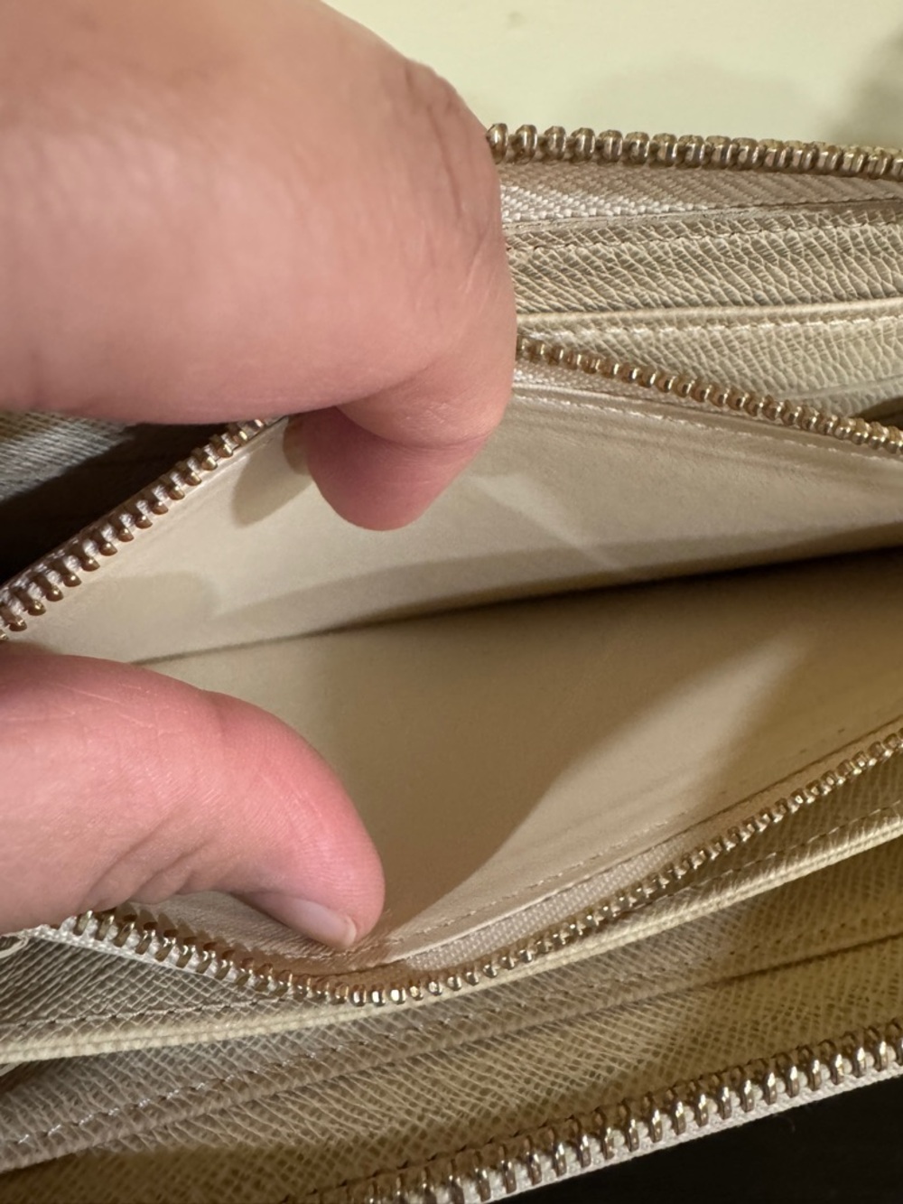 Louis Vuitton Zip Around Wallet - Picture 9 of 16